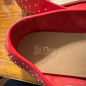 Brash red flats